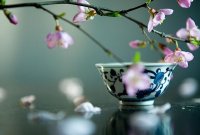 女孩子學(xué)茶藝好還是花藝好？